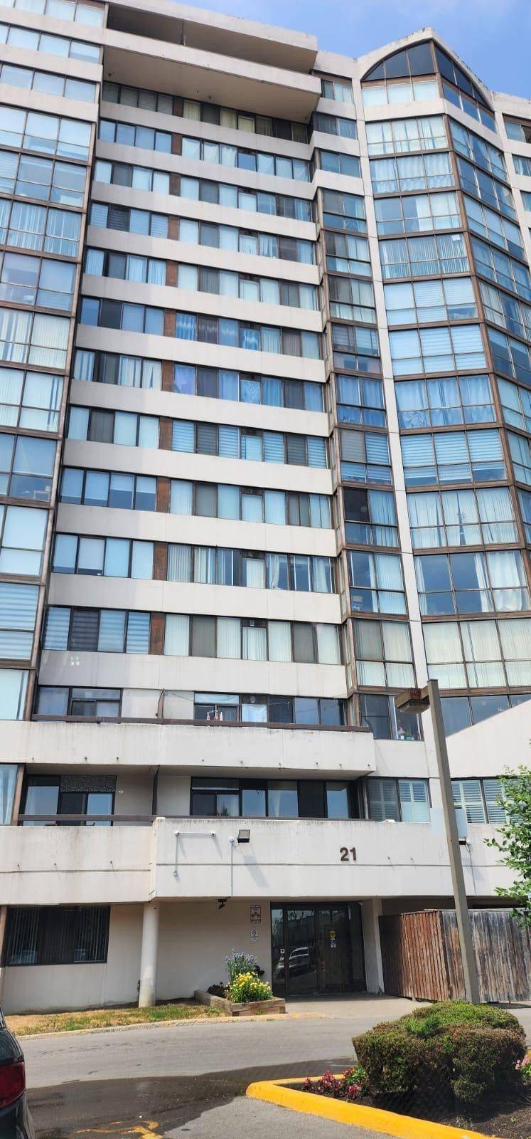 Toronto W10, ON M9V 5E4,21 Markbrook LN #1010