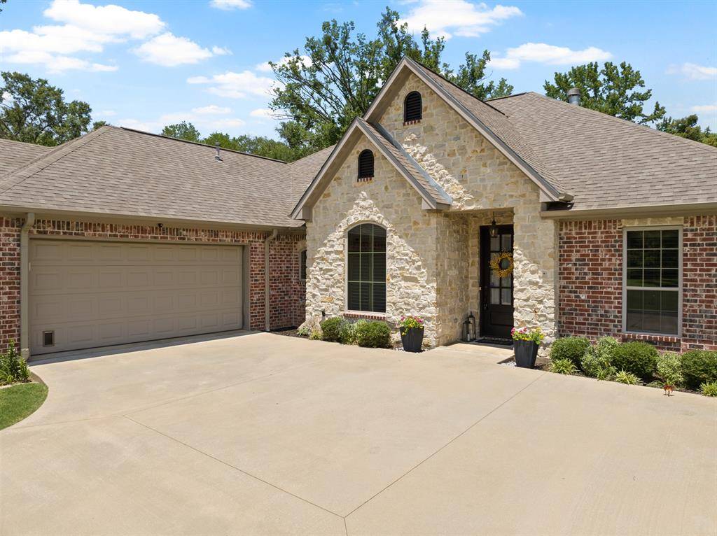 Mount Pleasant, TX 75455,909 Holly Hill