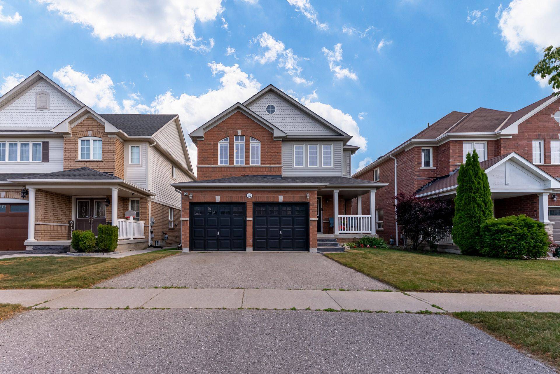 Oshawa, ON L1K 3B9,1852 Birchview DR