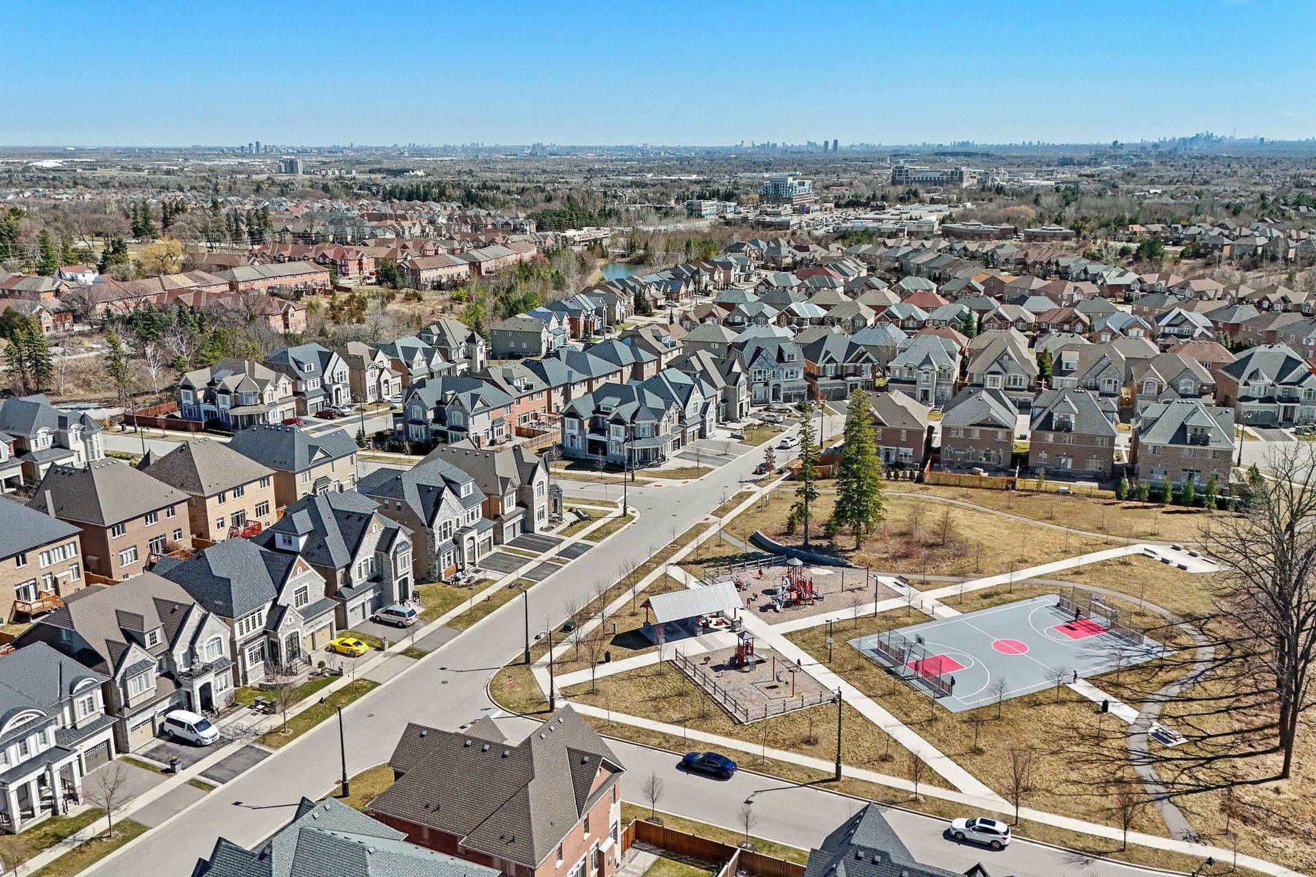 Richmond Hill, ON L4E 1E3,15 Rhine River ST