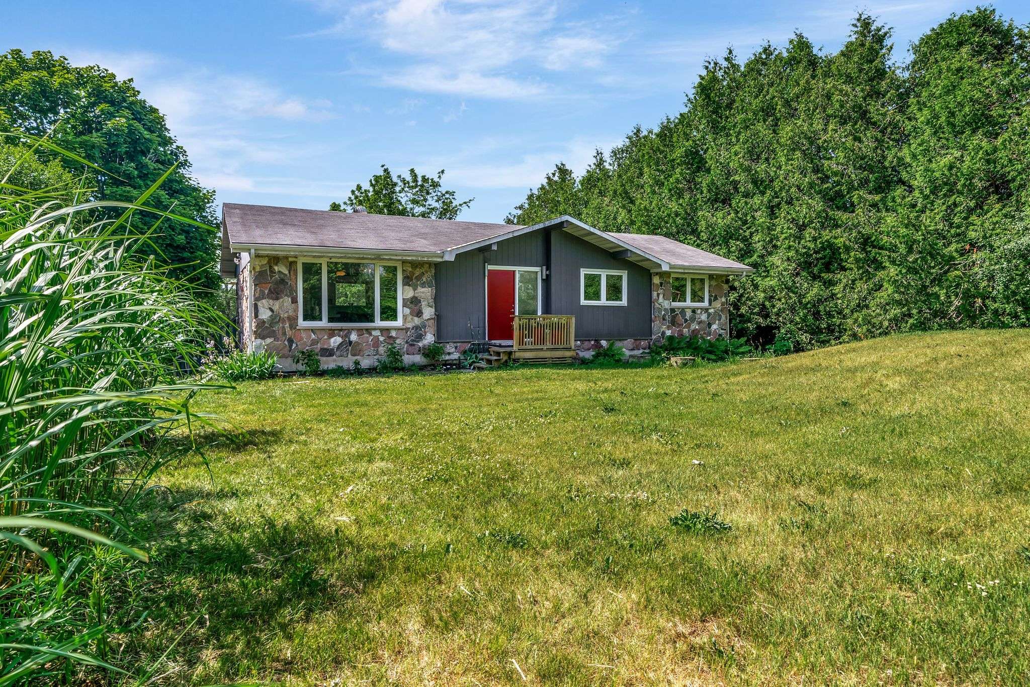 Prince Edward County, ON K0K 1L0,1593 Lakeside DR