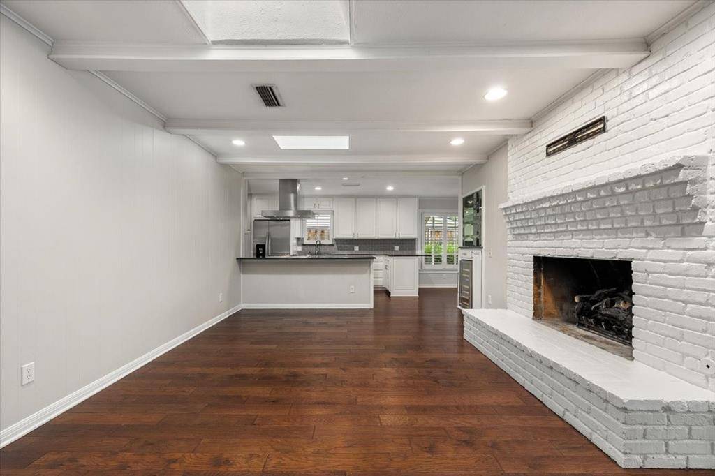 Fort Worth, TX 76109,4517 Cloudview Road