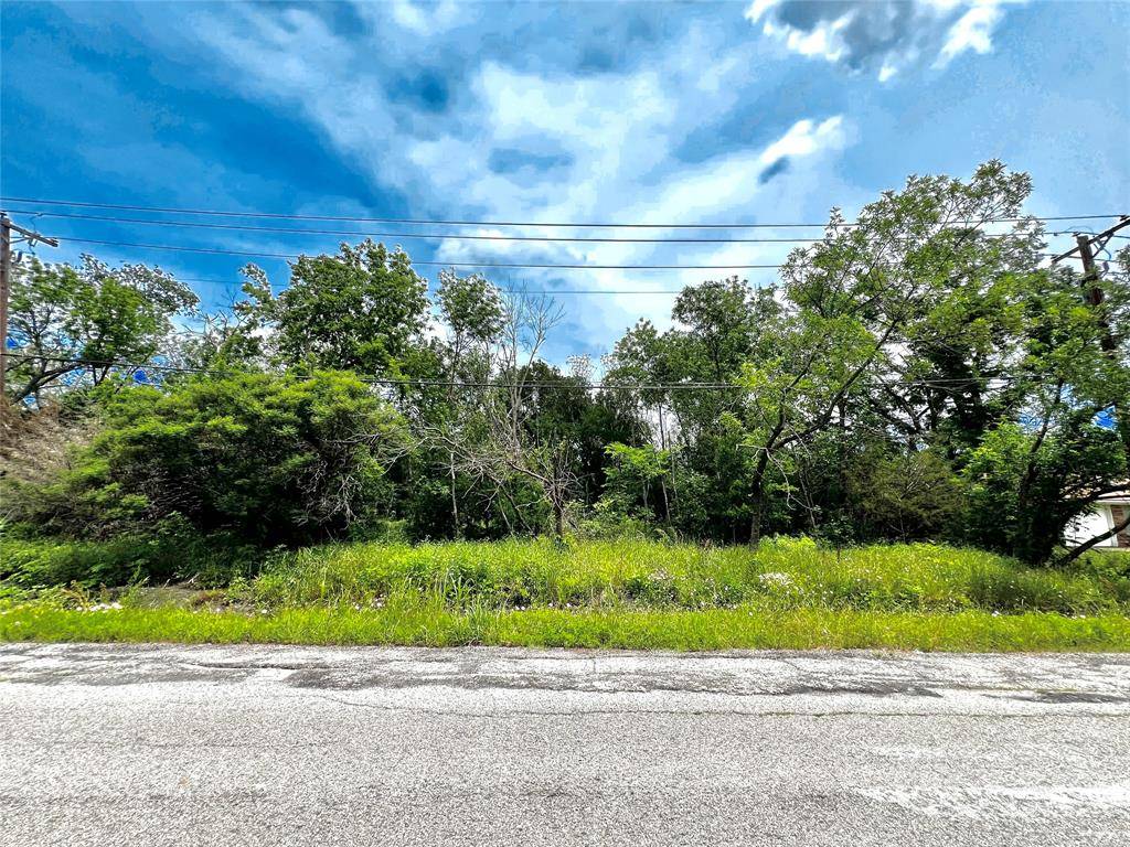 Forney, TX 75126,611 E Main Street