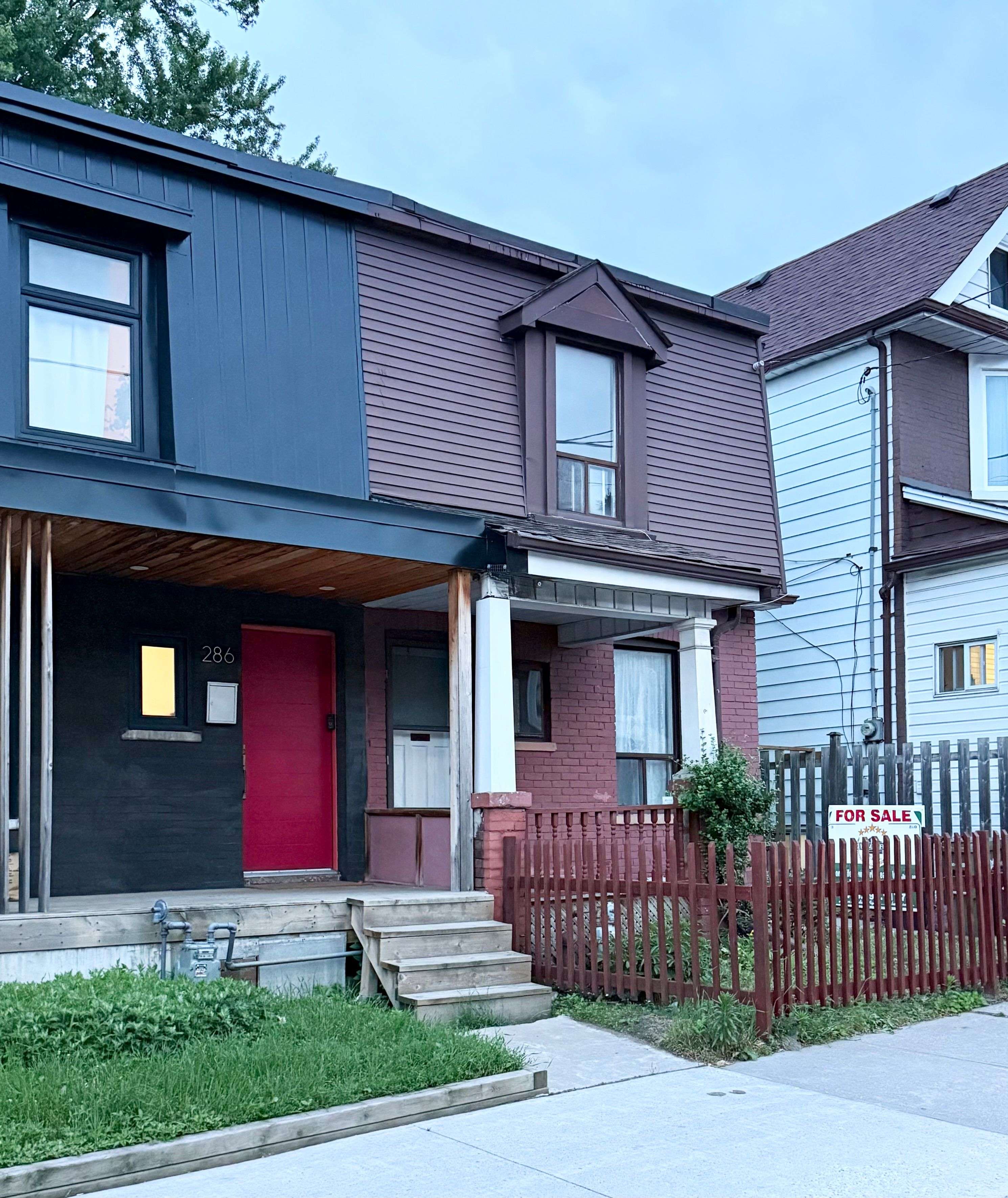 Toronto E01, ON M4M 3A6,288 Jones AVE