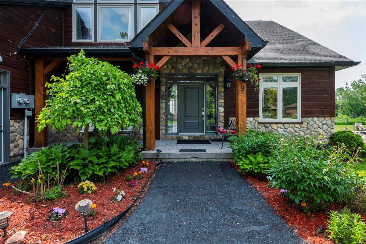 Ramara, ON L0K 1B0,9 Fernwood LN