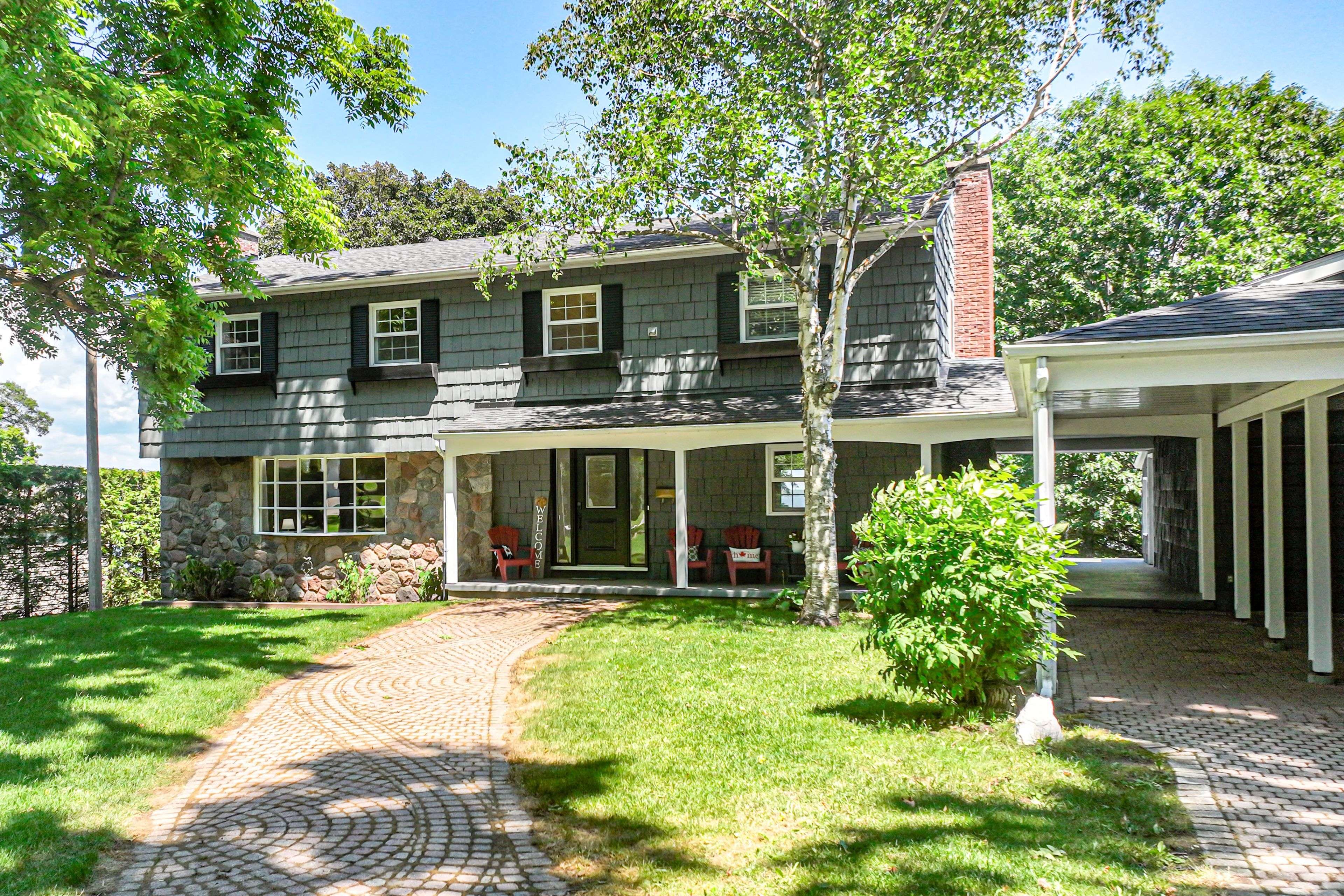 Orillia, ON L3V 3X4,330 Bay ST