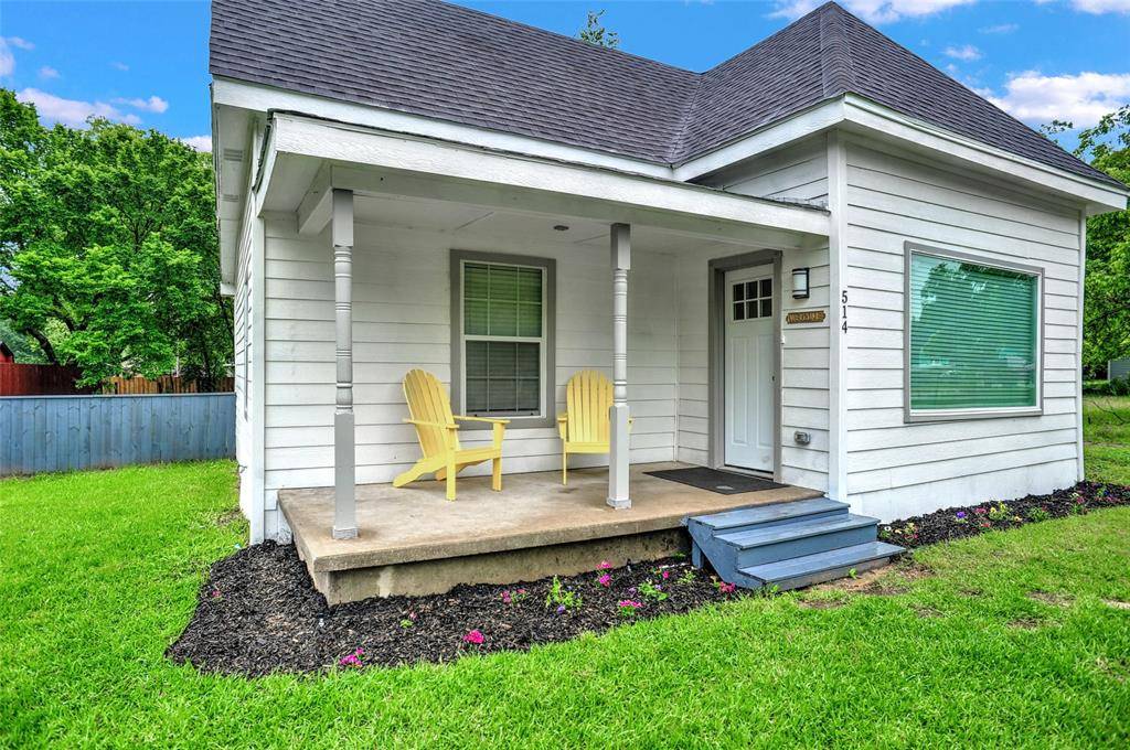 Denison, TX 75020,514 W Baker Street