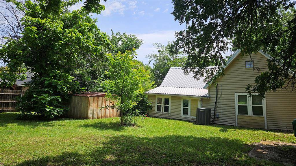 Ferris, TX 75125,409 E 7th Street