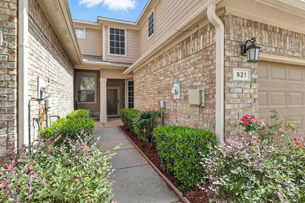 Plano, TX 75025,921 Englewood Lane