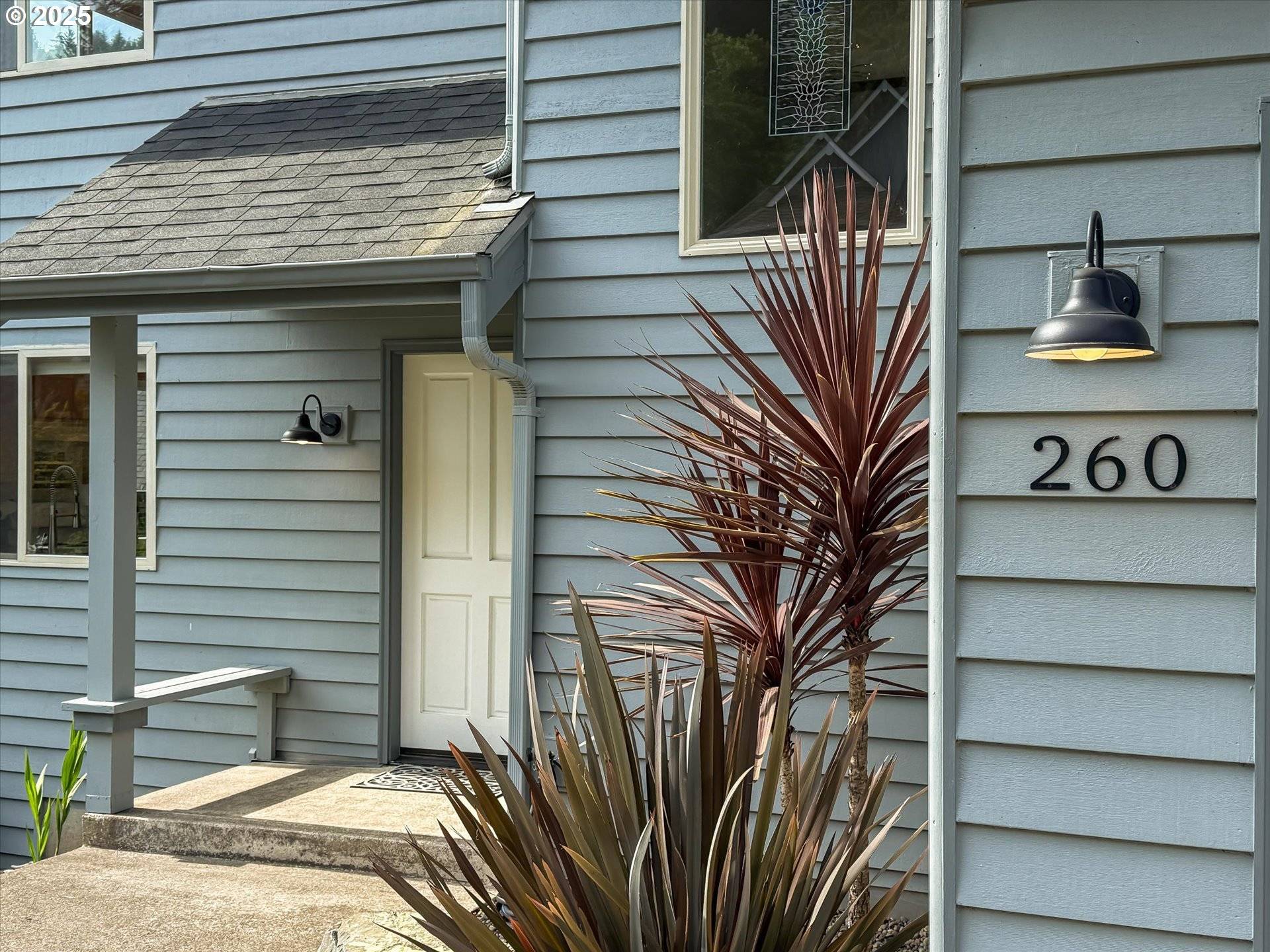 Yachats, OR 97498,260 JENNIFER DR