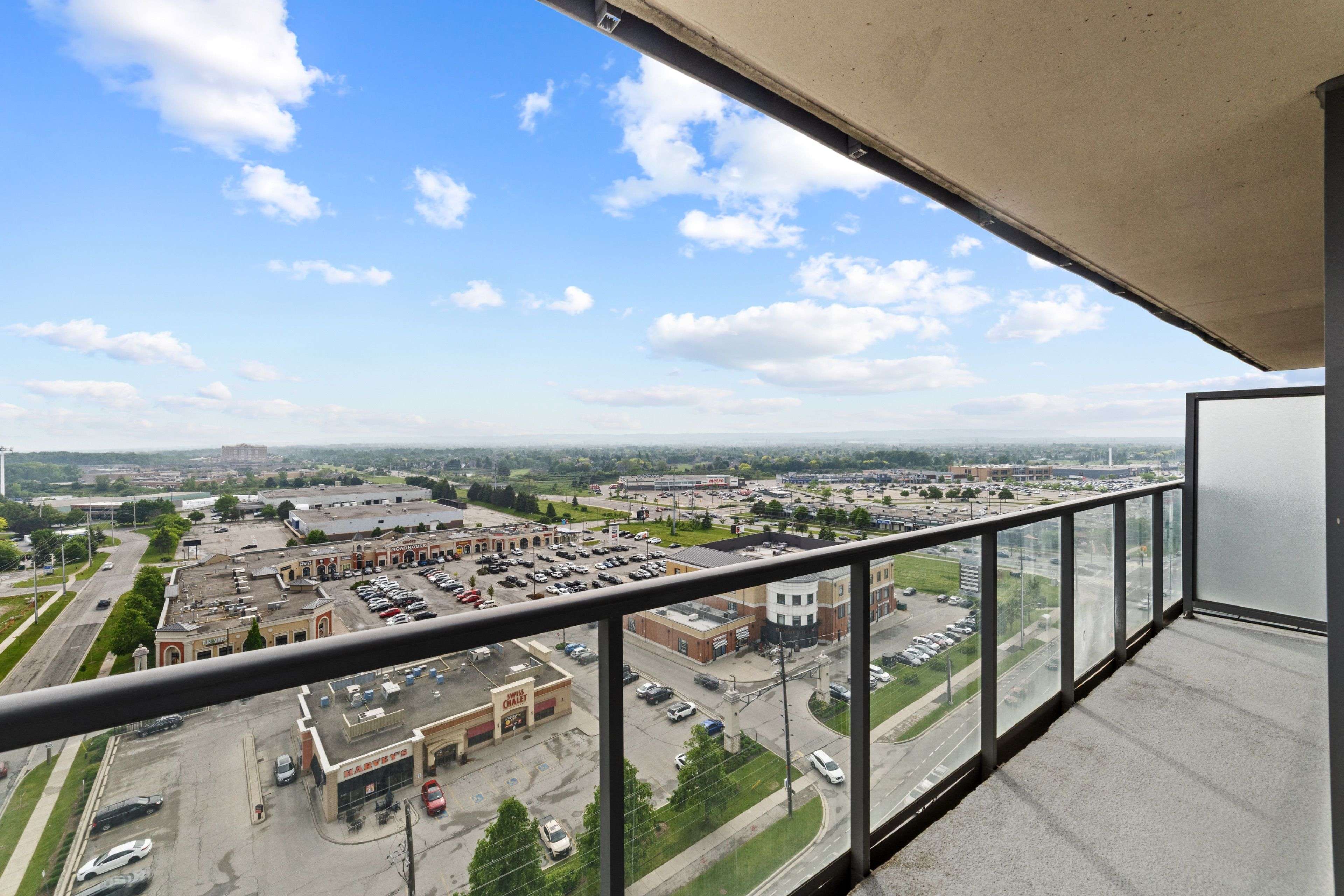Burlington, ON L7L 0E4,1940 Ironstone DR #1505