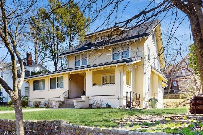 Leonia Boro, NJ 07605,113 Glenwood Ave