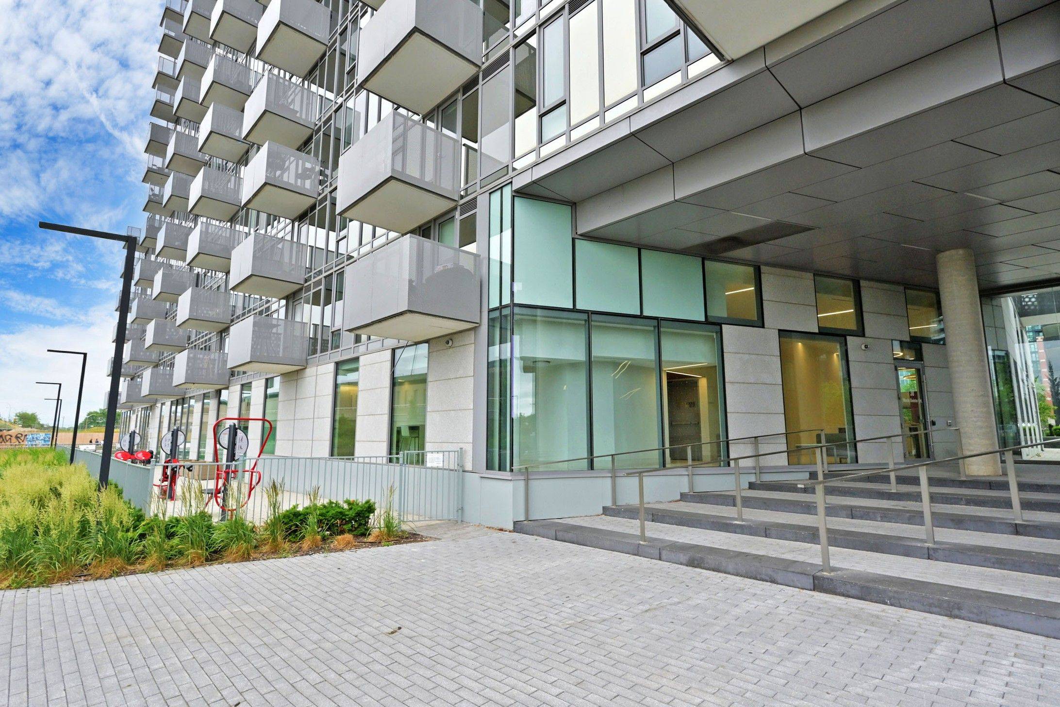 Toronto C06, ON M3H 0E2,38 Monte Kwinter CT #1315