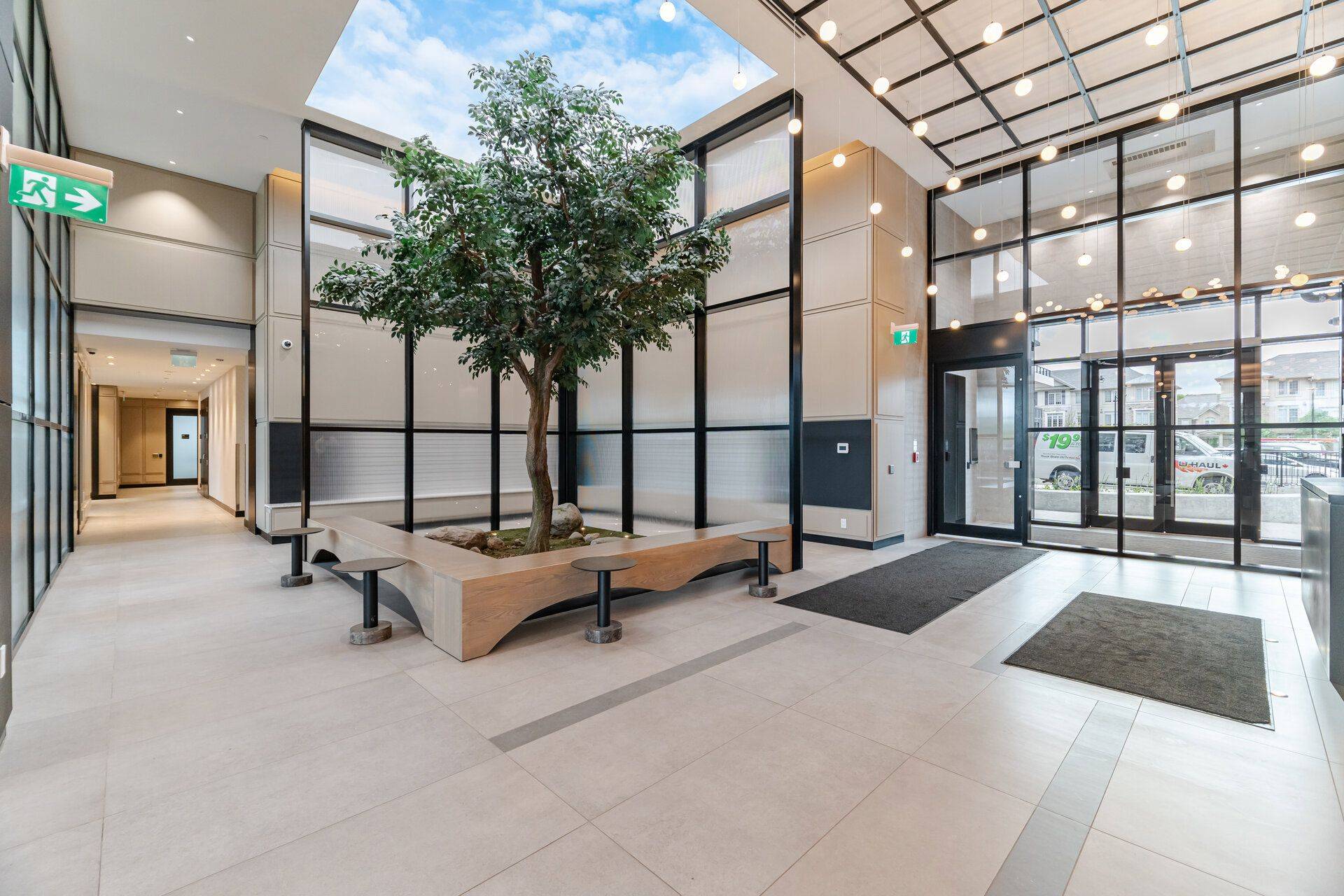 Oakville, ON L6H 7C2,3220 WILLIAM COLSTON AVE #2003