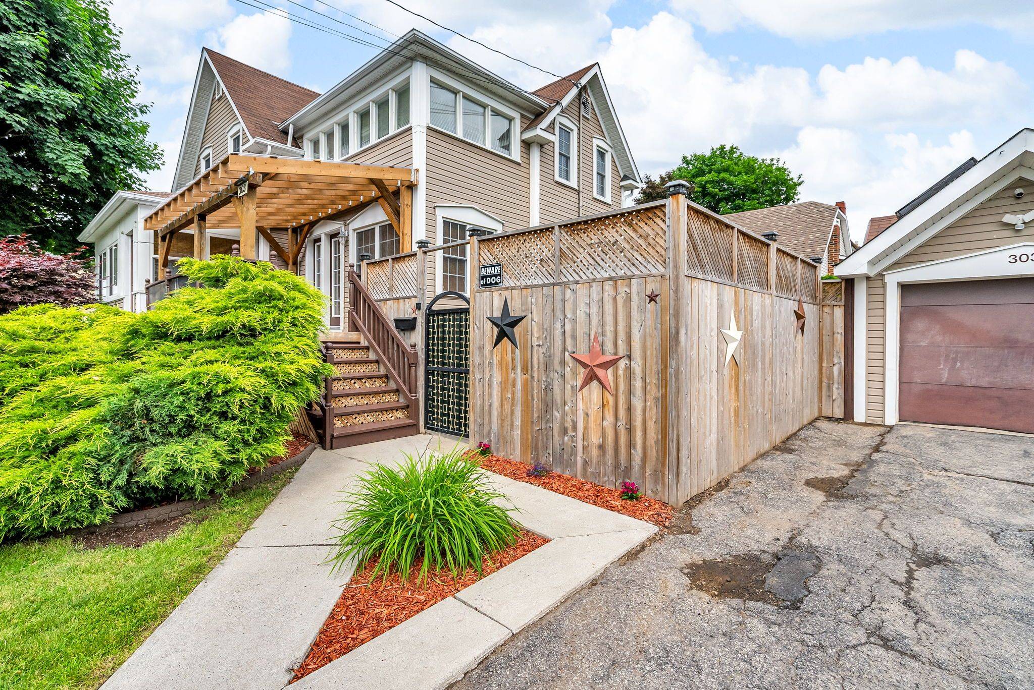 Cornwall, ON K6H 2L9,303 Fifth ST E