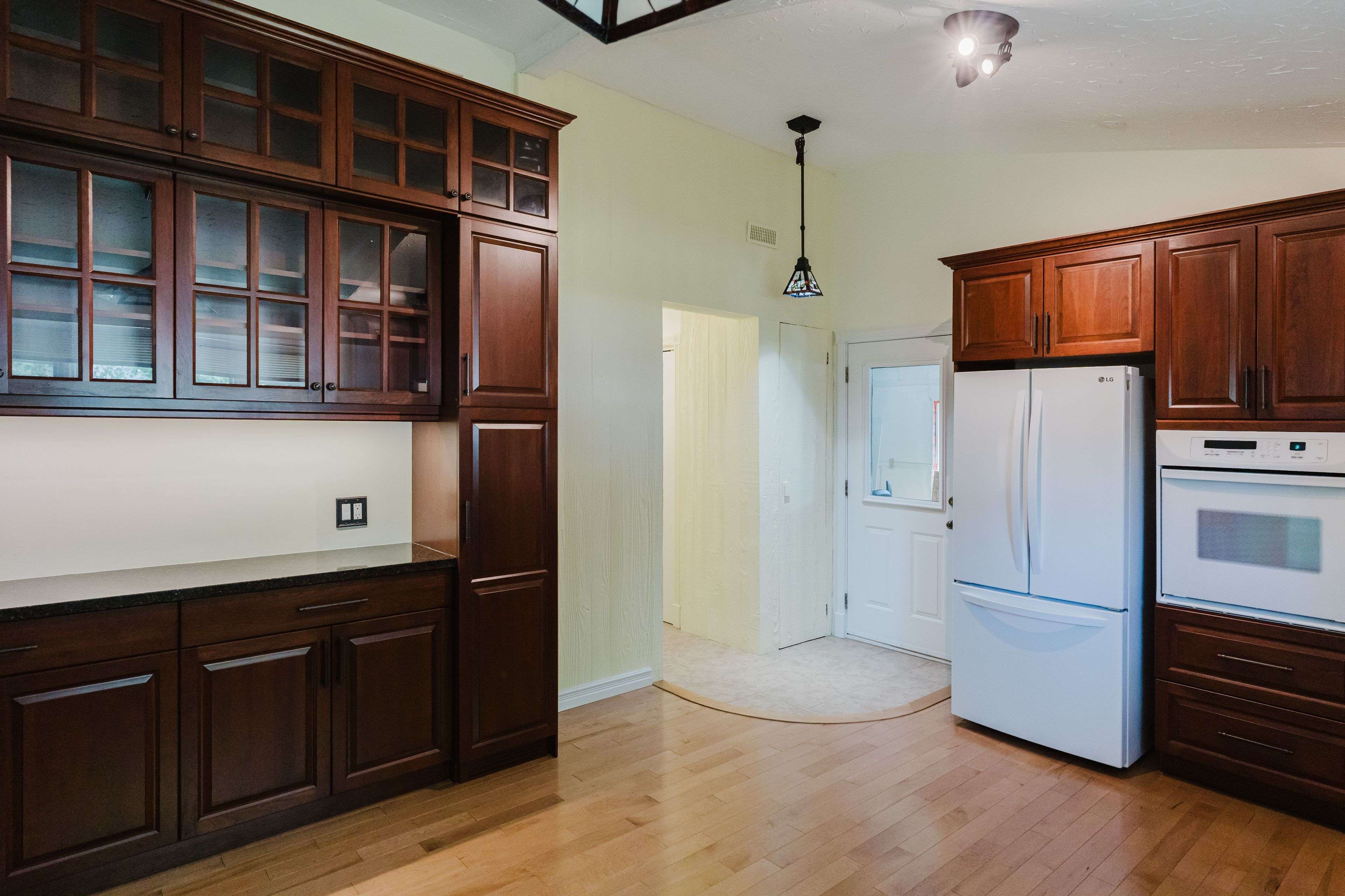 Owen Sound, ON N4K 2T7,345 6th AVE E