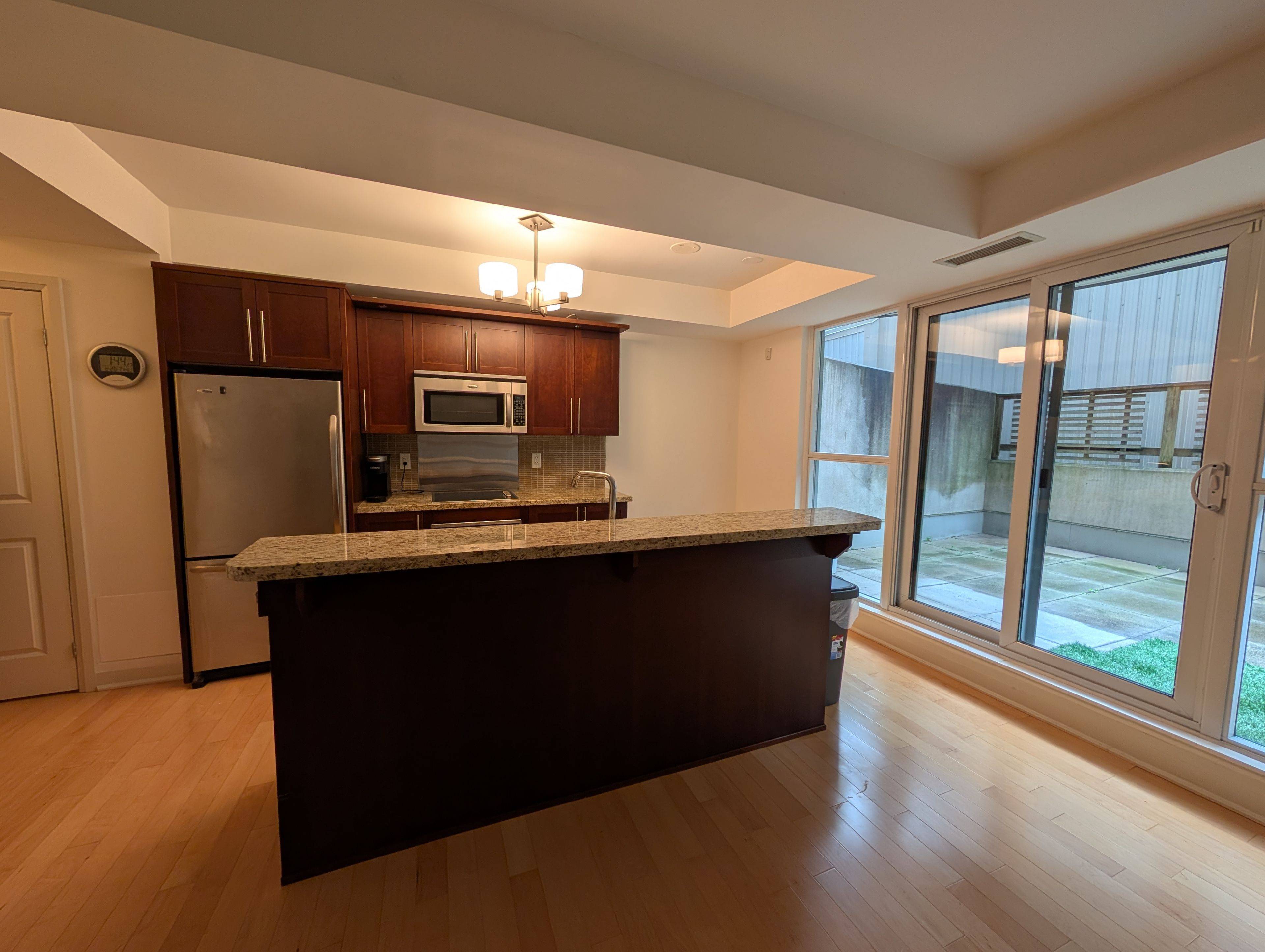 Toronto C02, ON M4T 1Y6,1430 Yonge ST #208