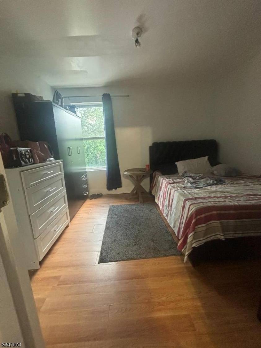 Elizabeth City, NJ 07201,916 Bond St