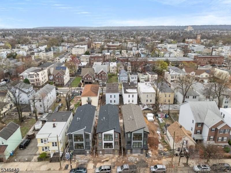 Newark City, NJ 07103,591 S 18Th St