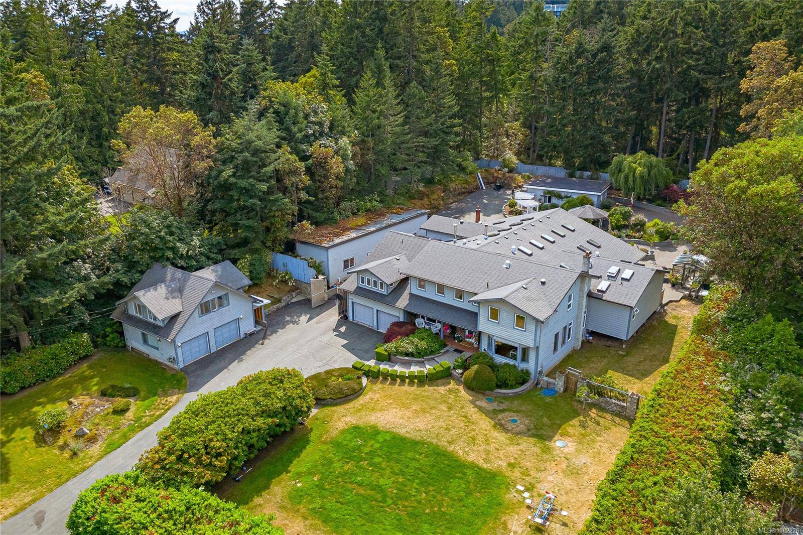 North Saanich, BC V8L 5K6,11376 Osprey Pl