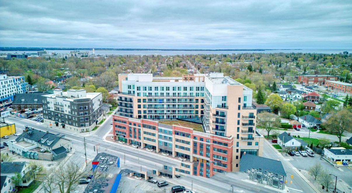 Kingston, ON K7L 1E5,652 Princess St ST #210
