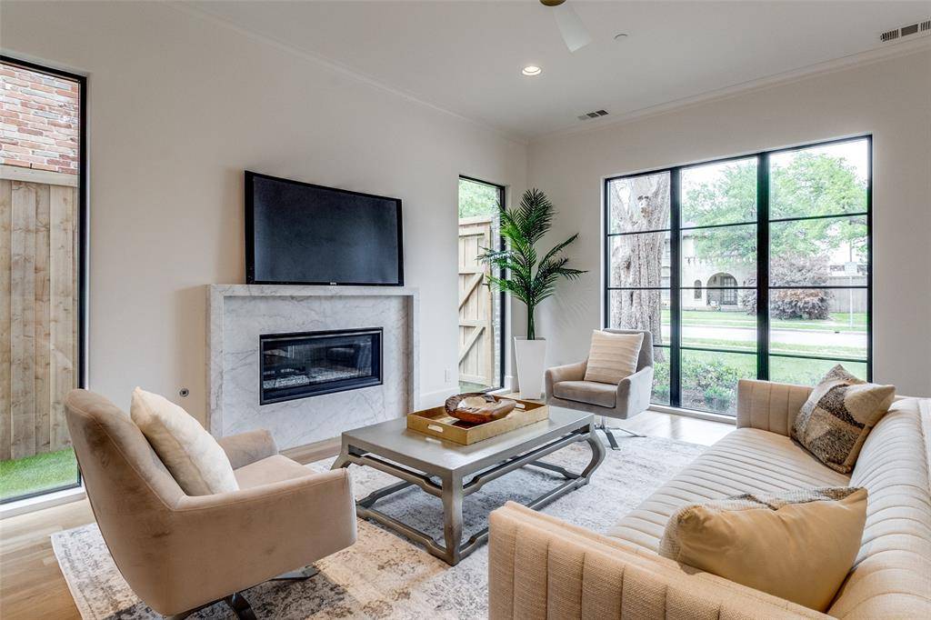 University Park, TX 75205,4403 EMERSON Avenue