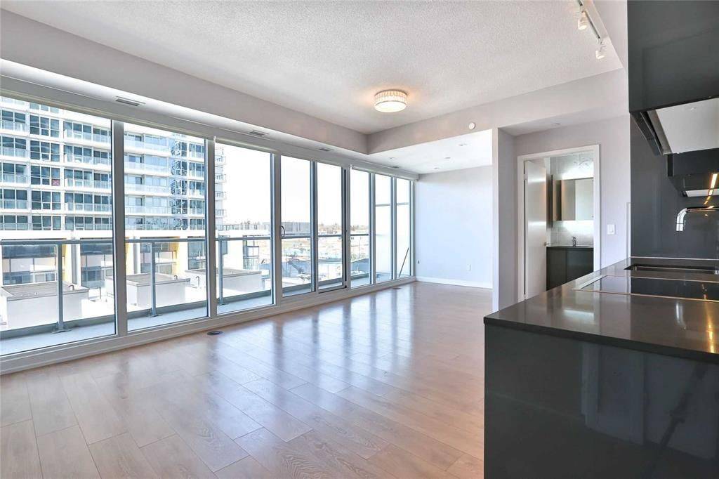 Toronto C15, ON M2K 0E4,115 Mcmahon DR #512