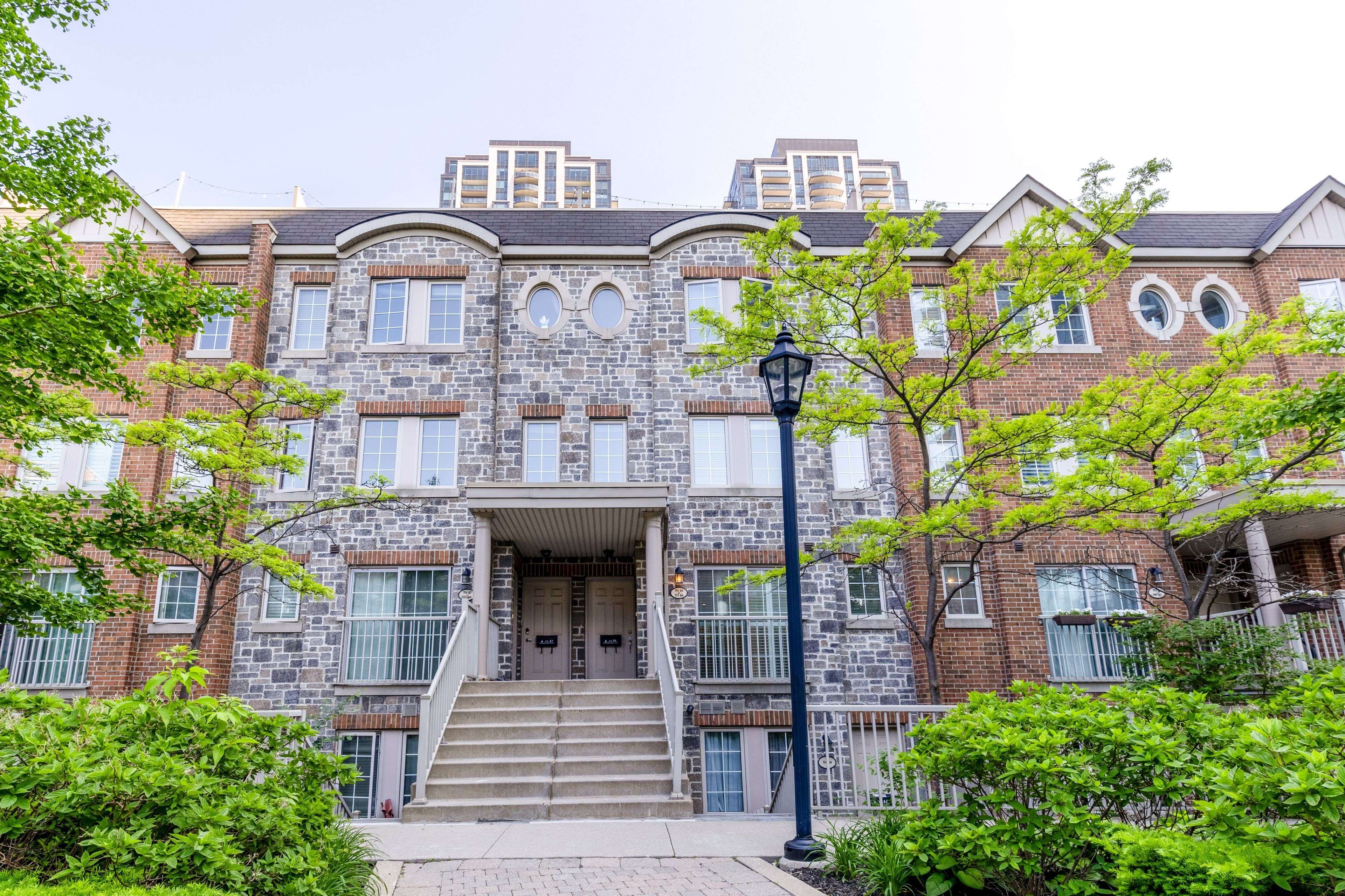 Toronto W01, ON M6S 5A4,9 Windermere AVE #85