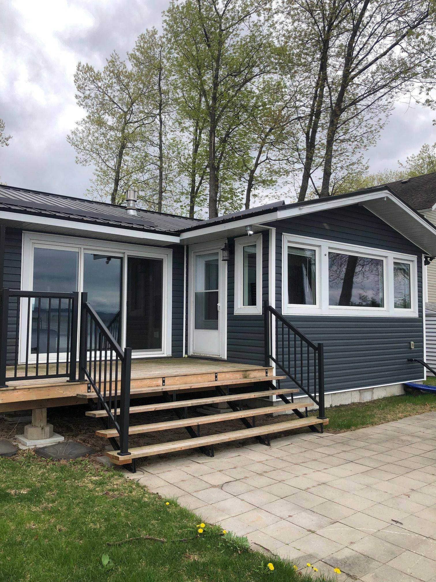 Constance Bay - Dunrobin - Kilmaurs - Woodlawn, ON K0A 3M0,728 Bayview DR