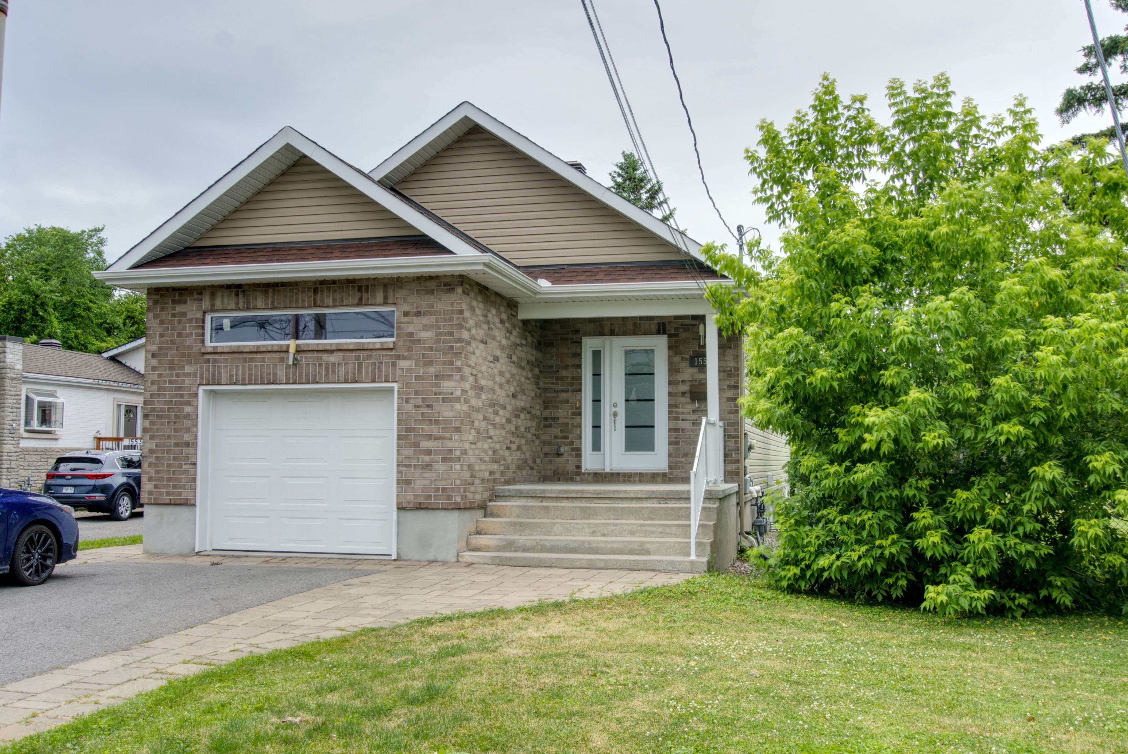 Orleans - Convent Glen And Area, ON K1C 1M3,1557 Belcourt BLVD #A