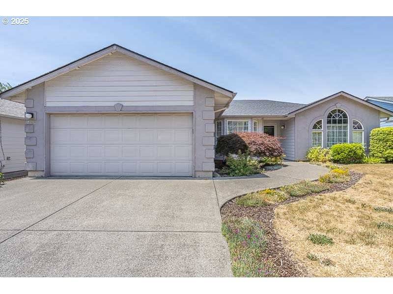 Salem, OR 97306,5913 RHINESTONE CT