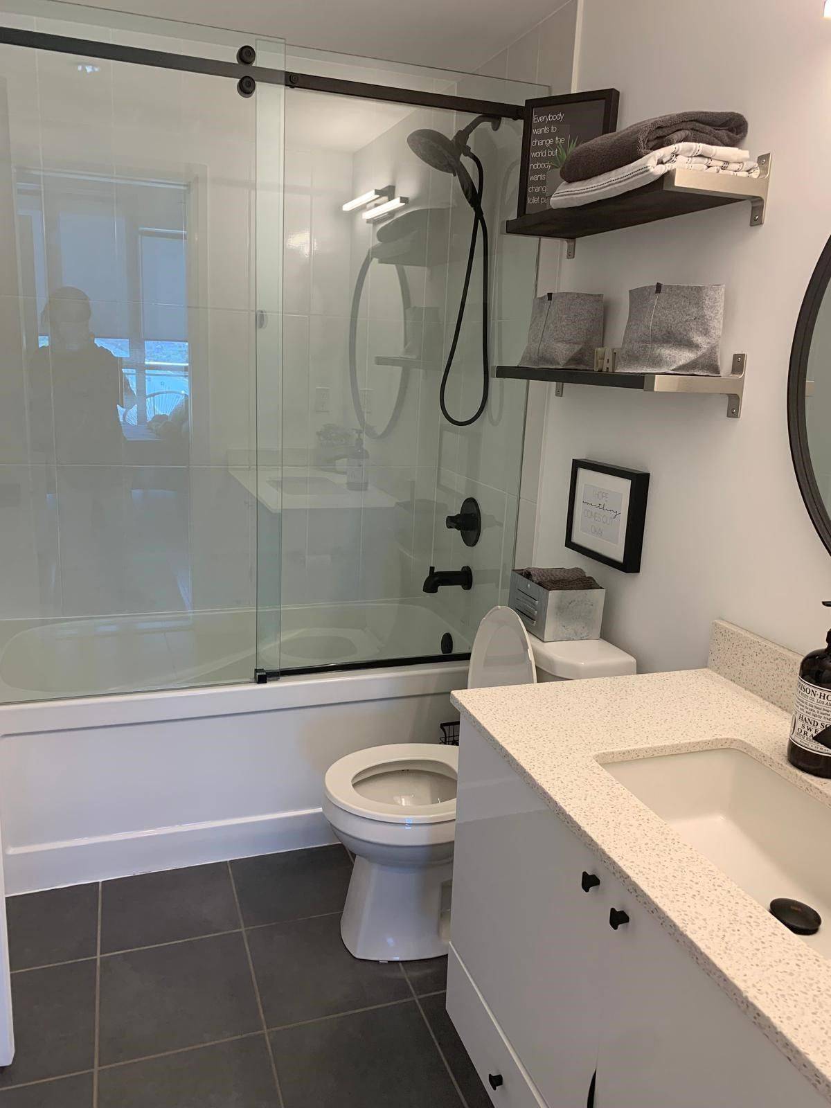 Mississauga, ON L5R 1B2,75 Eglinton AVE #905
