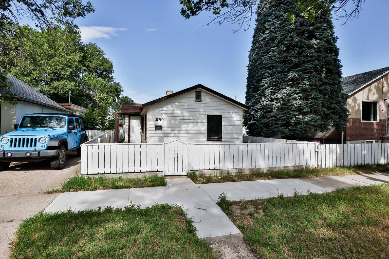 Lethbridge, AB T1H 1Y9,1030 7 ST N