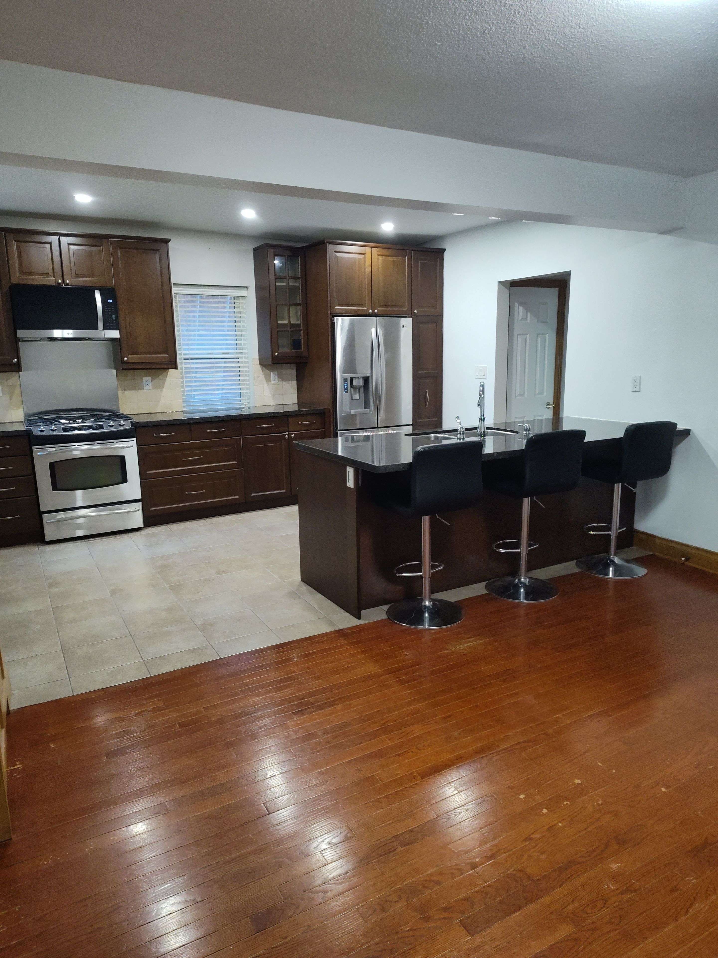Toronto C10, ON M4P 1Z8,186 Keewatin AVE