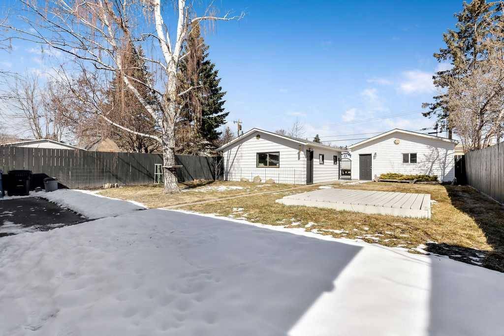 Calgary, AB T2H 1N4,356 84 AVE SE