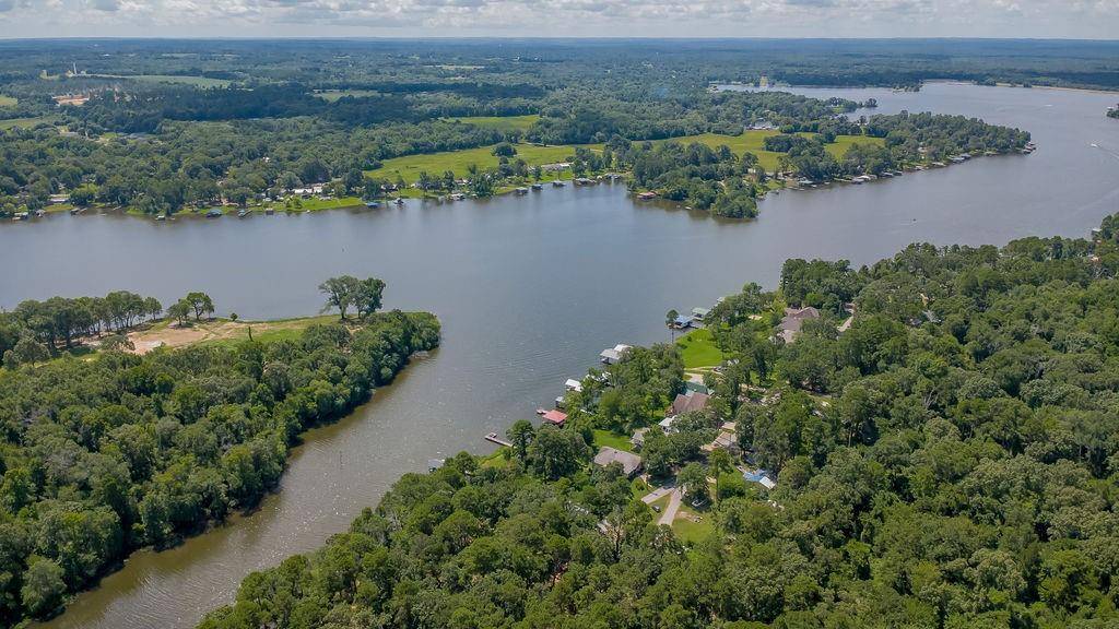Mineola, TX 75773,822 County Road 2297