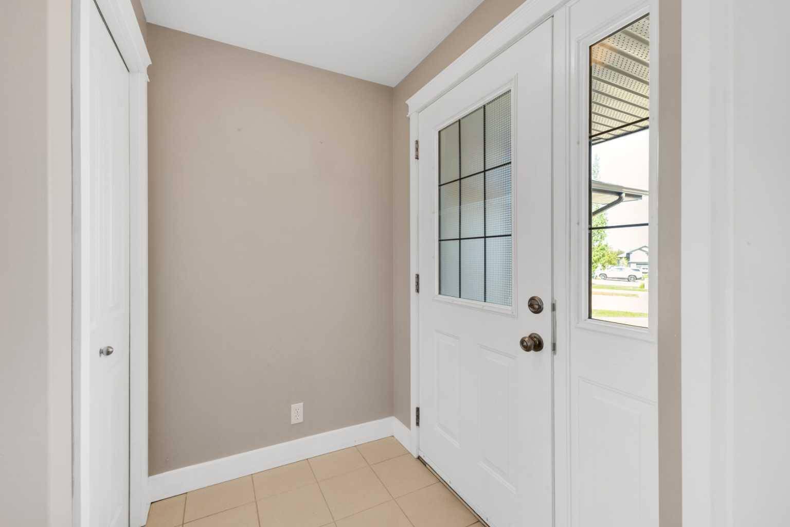 Sylvan Lake, AB T4S 2P6,13 Lark Close