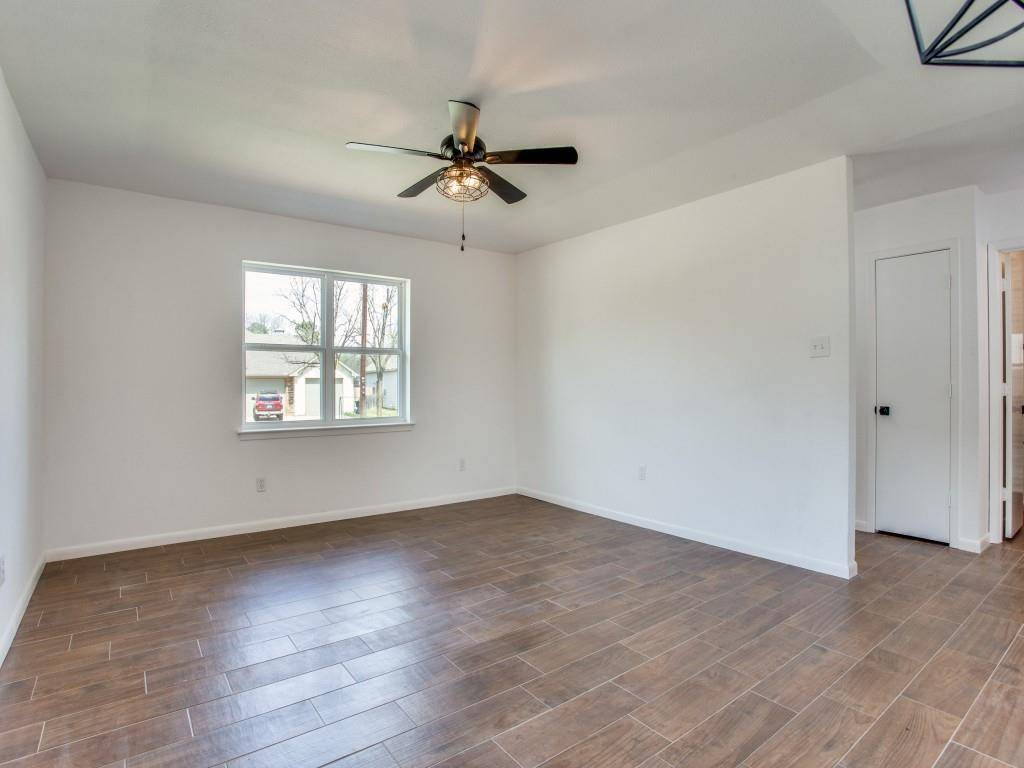 Grapevine, TX 76051,1307 Worthington Street