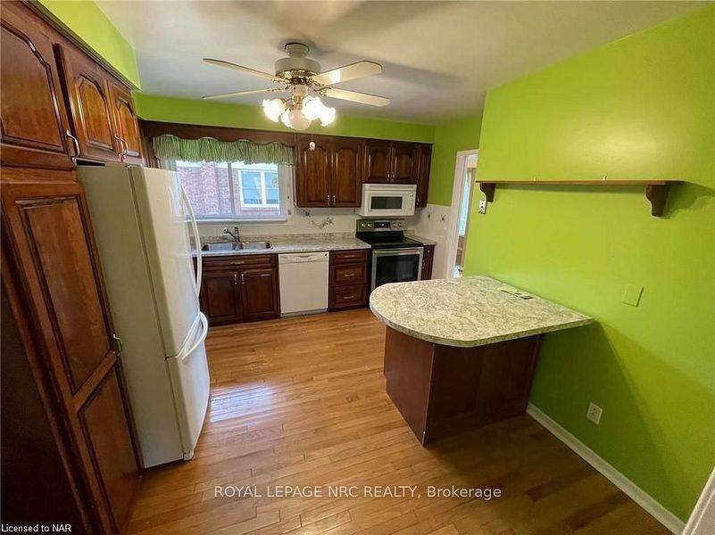 St. Catharines, ON L2N 6E7,35 Longford CRES