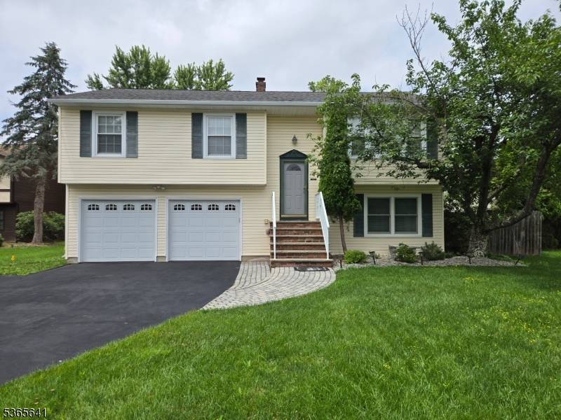 Flemington Boro, NJ 08822,9 Village Ct