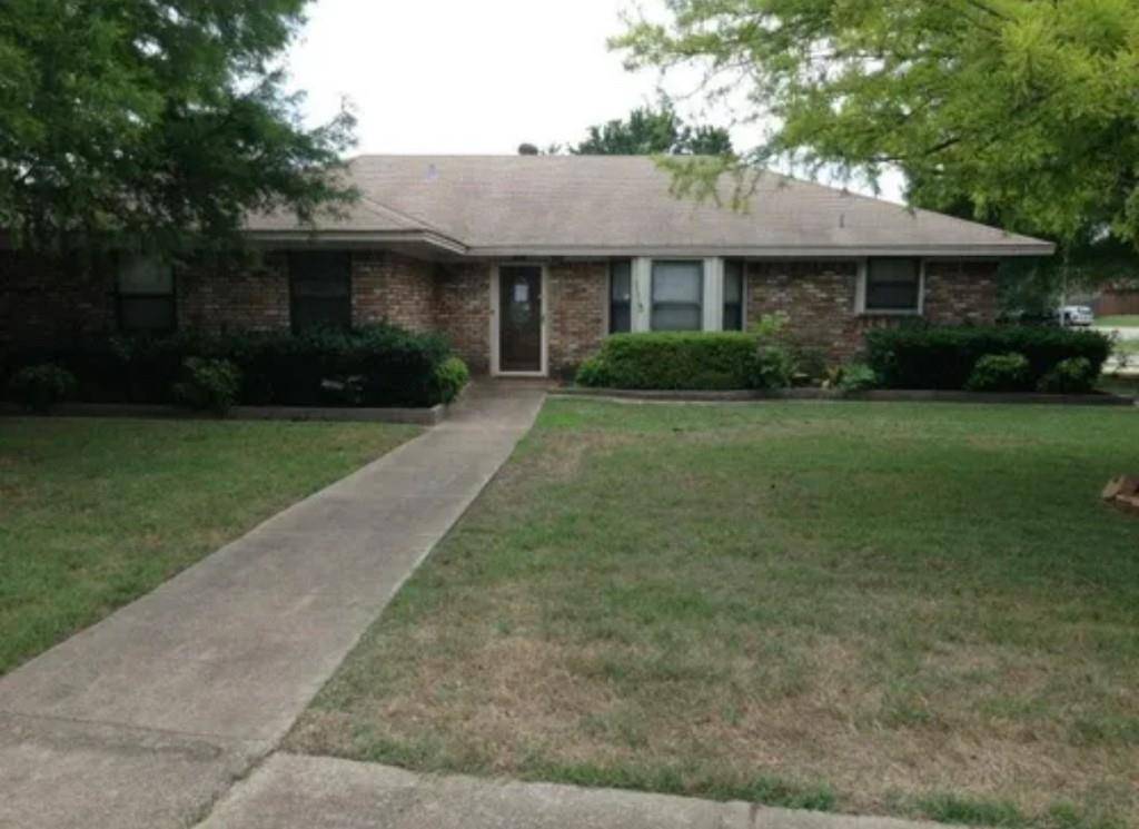 Benbrook, TX 76126,333 Meadowhill Drive