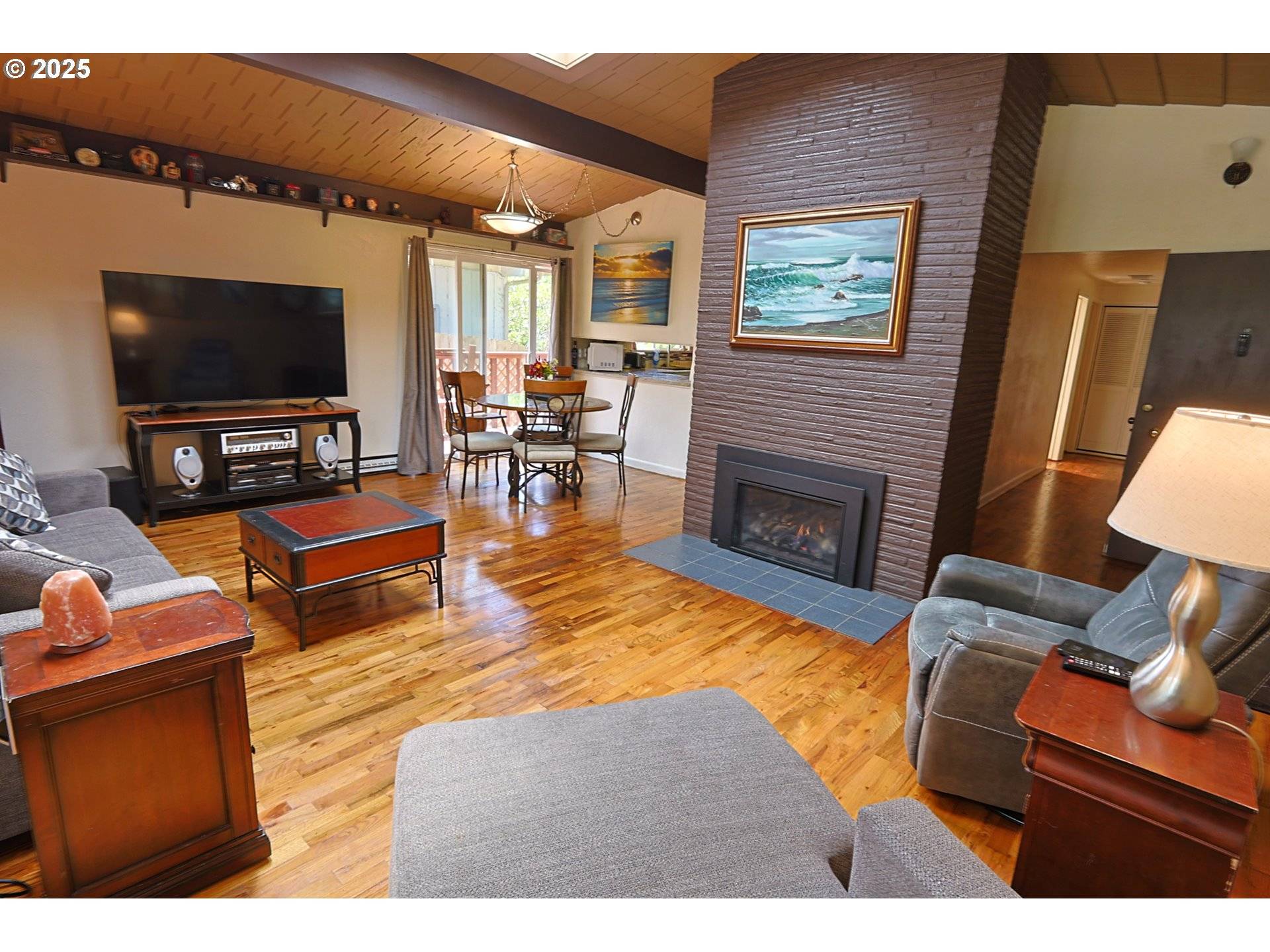 Coos Bay, OR 97420,1695 N 17TH ST