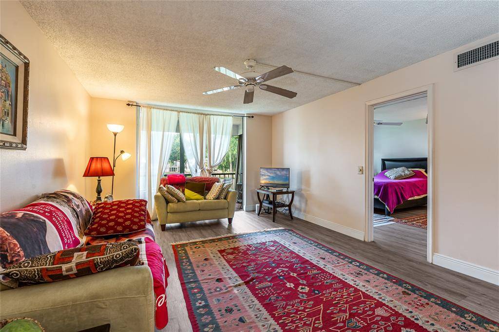 Pembroke Pines, FL 33025,8930 S Hollybrook Blvd #209