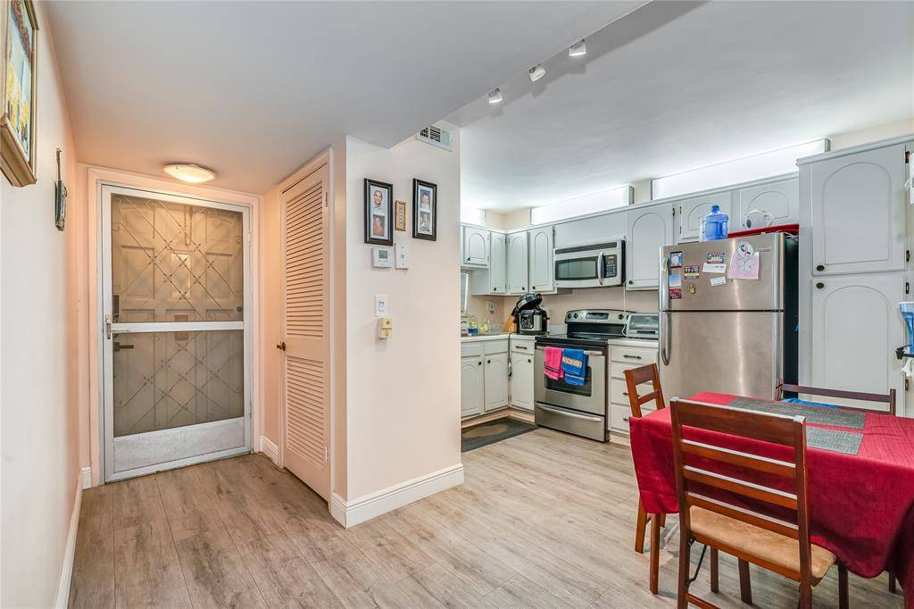 Pembroke Pines, FL 33025,8930 S Hollybrook Blvd #209