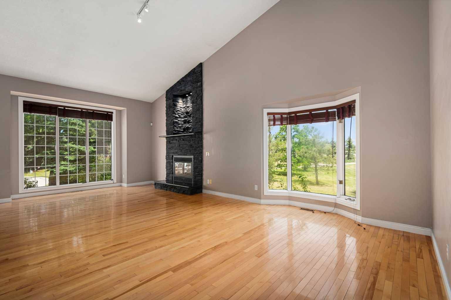 Calgary, AB T3H 2T5,169 Straddock TER SW