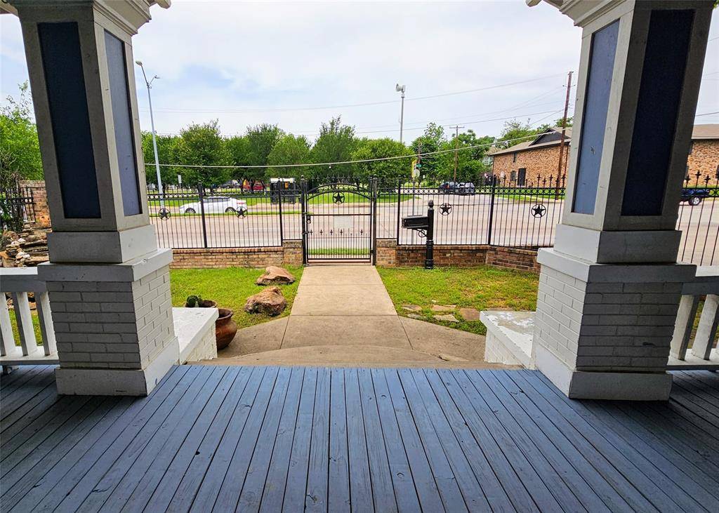 Dallas, TX 75214,5126 Columbia Avenue