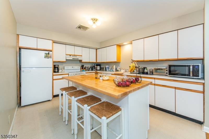Clifton City, NJ 07013,79 Adams Terr #79