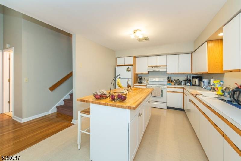 Clifton City, NJ 07013,79 Adams Terr #79
