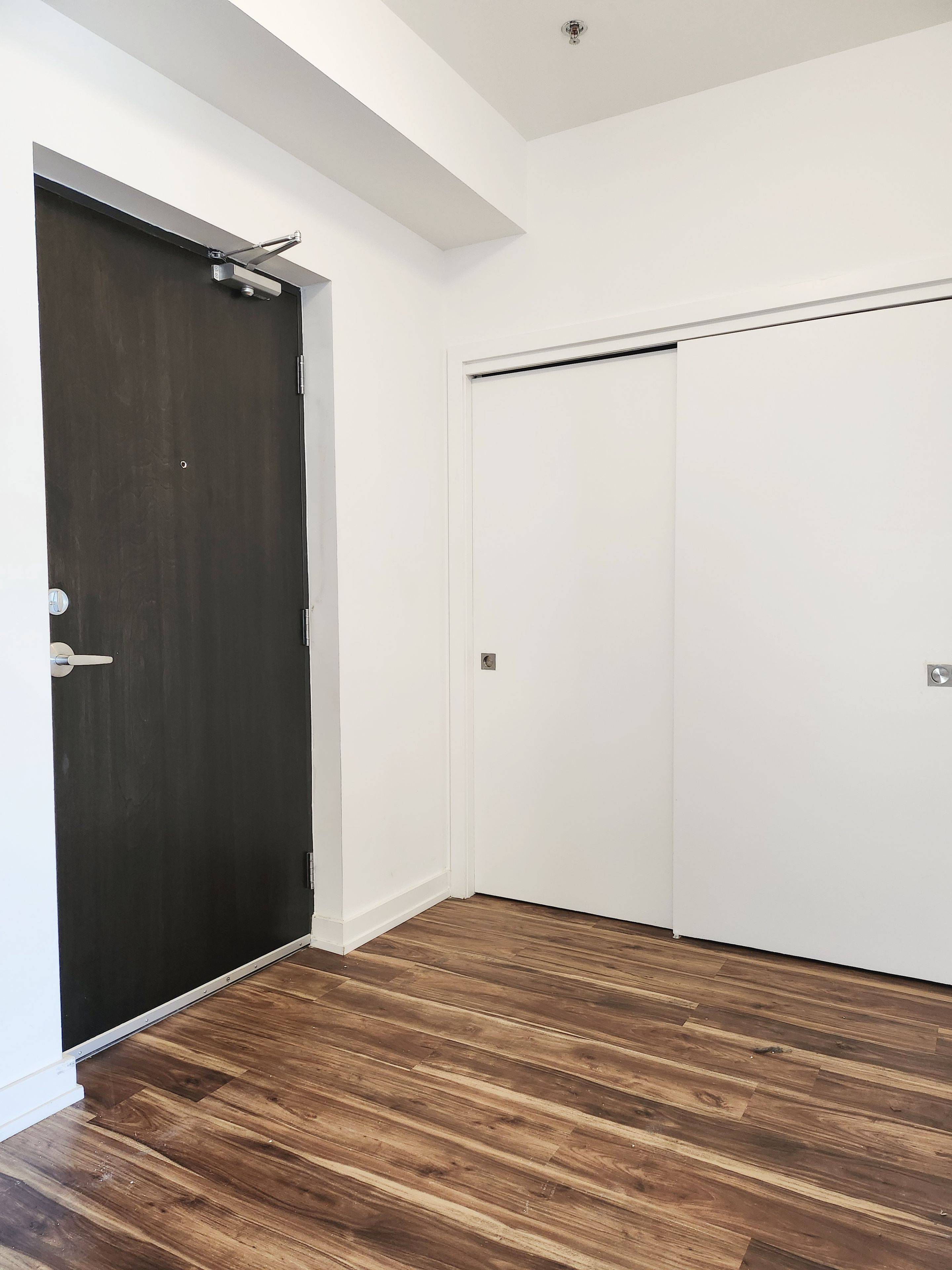 Barrie, ON L9J 0M1,430 Essa RD #306