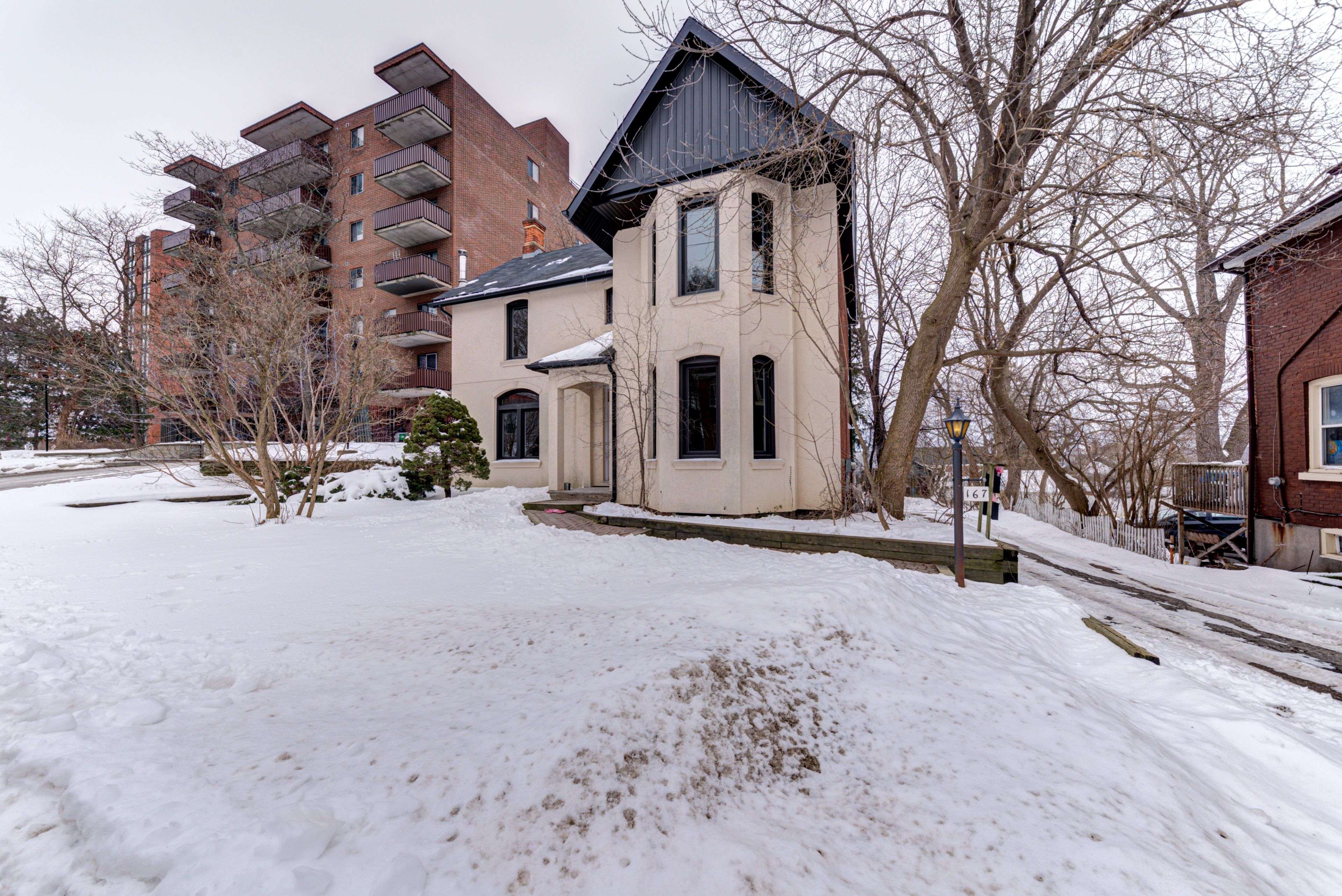 Barrie, ON L4M 1H6,167 Collier ST #2